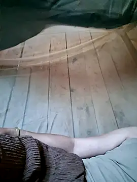 xuxulovezz online show from April 21, 7:37 am