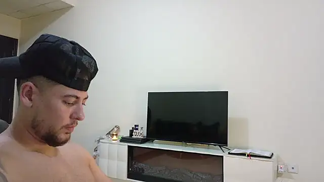 maximus888A online show from June 30, 8:52 pm
