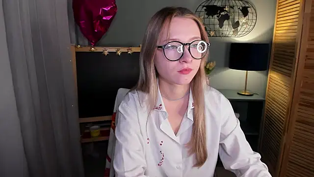 Snapshot of elliupp chatting on October 10, 8:41 am elliupp online show from October 10, 8:41 am