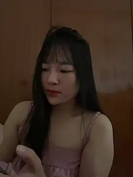 Snapshot of Be_xinh chatting on October 20, 6:49 am Be xinh online show from October 20, 6:49 am