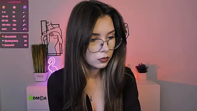 Snapshot of lola_swon chatting on October 17, 12:14 am lola swon online show from October 17, 12:14 am