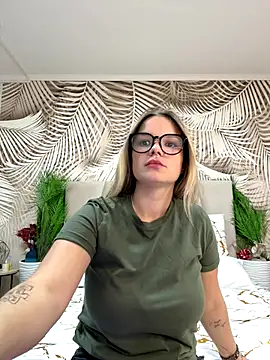 KellyHayden online show from October 17, 10:29 am