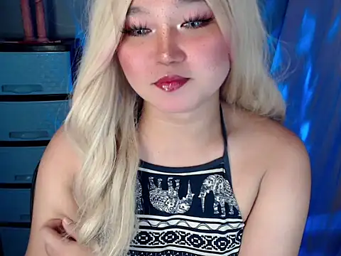 Snapshot of Eyes-on-me chatting on October 3, 5:40 pm Eyes-on-me online show from October 3, 5:40 pm