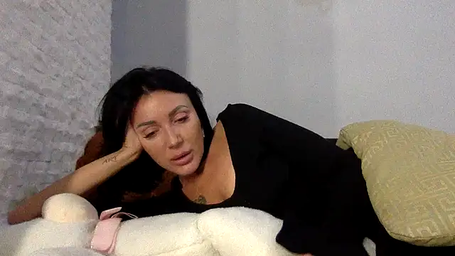 Snapshot of Veymoria chatting on October 14, 6:21 pm Veymoria online show from October 14, 6:21 pm