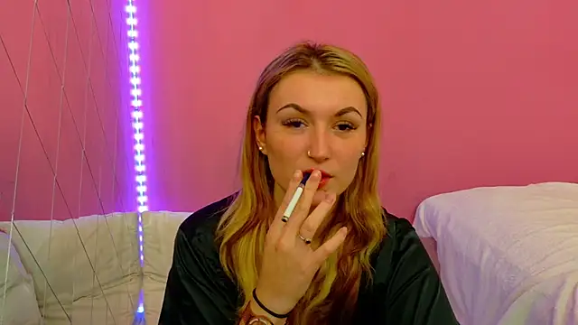 Anaayss  online show from November 27, 6:05 am