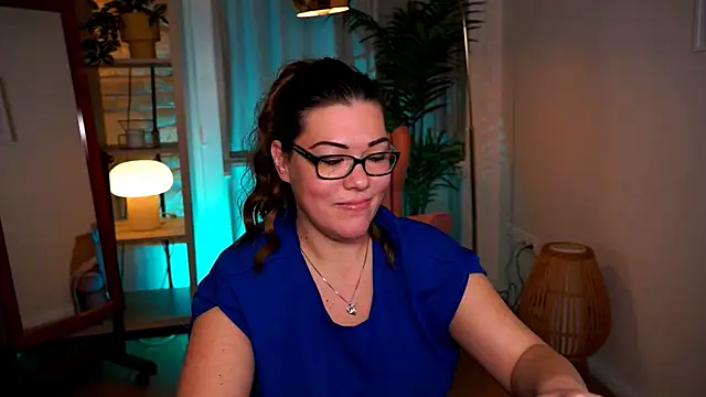 mrs fllowerr online show from December 16, 5:41 pm