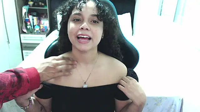 sweetamy326 online show from June 11, 11:34 pm