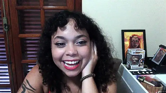 sweetamy326 online show from December 15, 9:20 pm