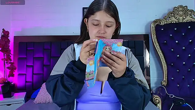 Krystal Heartss online show from December 20, 1:26 pm