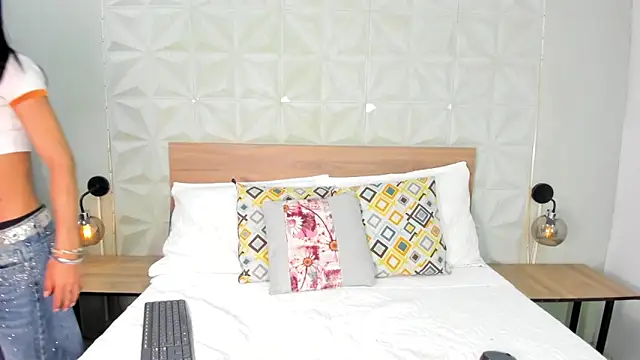 ValeryTrans  online show from April 19, 1:22 pm