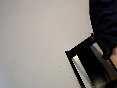 ashley bombshell online show from April 18, 11:04 pm