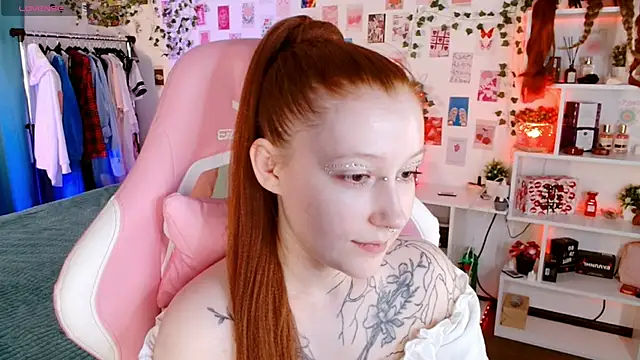 Ayla Hicks online show from November 18, 6:53 pm