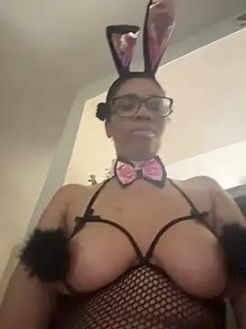 YeahhhitsBreezy online show from April 1, 10:40 pm