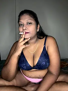 Snapshot of Shradha-999 chatting on October 14, 9:39 pm Shradha-999 online show from October 14, 9:39 pm
