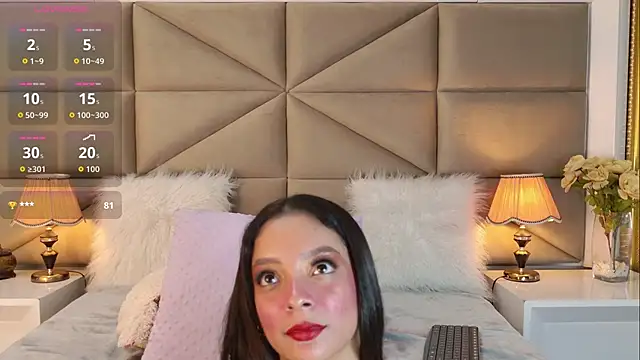 Snapshot of MayaDeLuca chatting on October 17, 9:29 pm MayaDeLuca online show from October 17, 9:29 pm