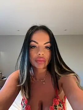 Snapshot of CarmenMB chatting on October 5, 2:33 pm CarmenMB online show from October 5, 2:33 pm