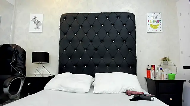 alana johnson 0 online show from April 27, 12:57 pm