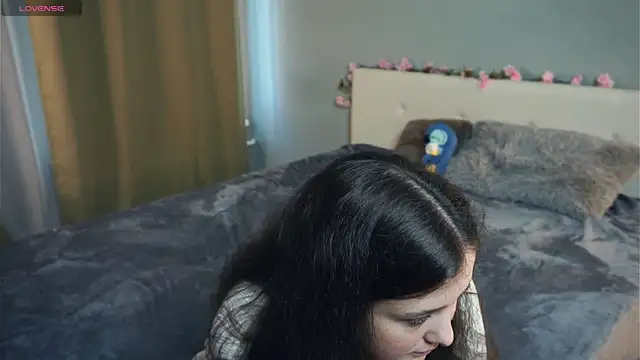 Snapshot of IveyJomes chatting on October 8, 7:46 am IveyJomes online show from October 8, 7:46 am