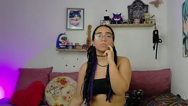 LucyDerby online show from March 21, 1:43 am