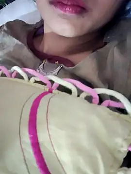 Queen-Bee143 online show from February 14, 4:58 am