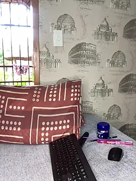 Bellabootie online show from April 22, 8:33 am