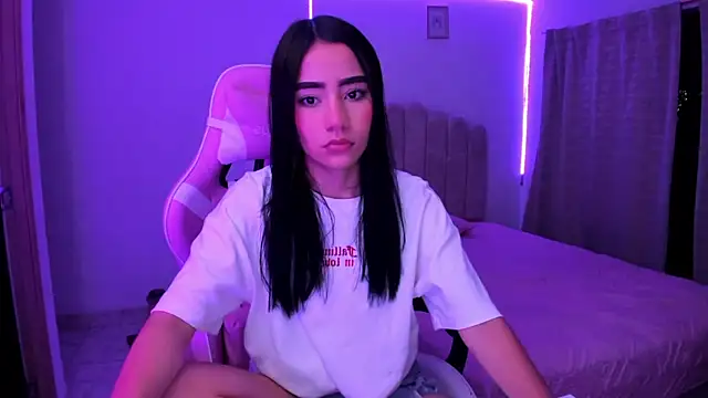 Snapshot of ISABELFORYOU1 chatting on October 6, 12:27 am ISABELFORYOU1 online show from October 6, 12:27 am