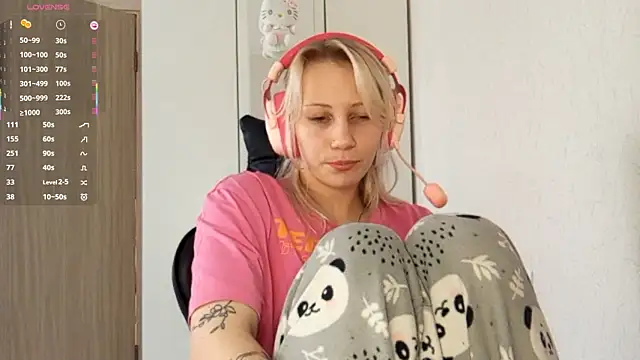 Snapshot of KandaceMassanelli chatting on October 11, 9:47 am KandaceMassanelli online show from October 11, 9:47 am