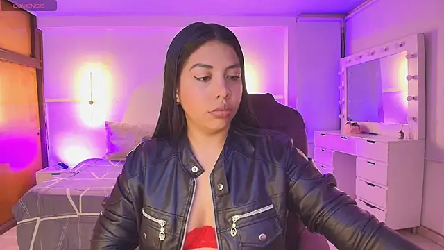 kloe28 online show from April 8, 4:47 am