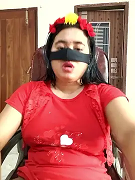 Love Queen11 online show from April 8, 9:00 am