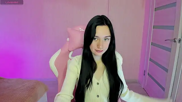 Snapshot of Arina_Meow19 chatting on October 8, 6:07 am Arina Meow19 online show from October 8, 6:07 am