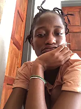 Caramel102004 online show from April 10, 11:05 am