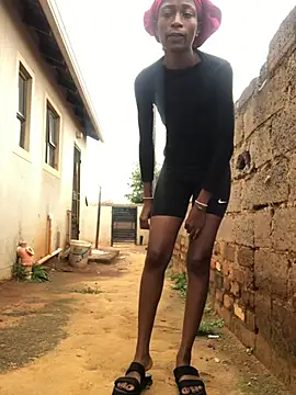 Caramel102004 online show from April 22, 9:17 am