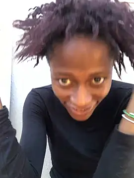 Caramel102004 online show from April 21, 9:16 am