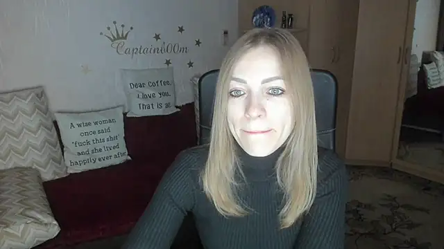 Tiffany Bates online show from November 28, 4:04 am