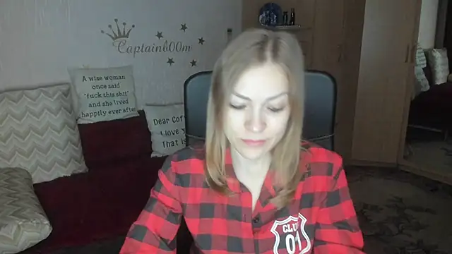 Tiffany Bates online show from November 5, 3:34 am