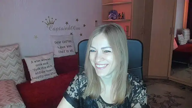 Tiffany Bates online show from October 17, 3:43 am