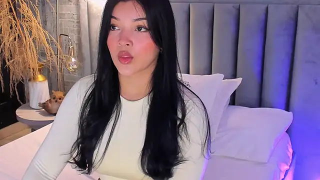 EmmaBlossom online show from April 22, 12:35 pm