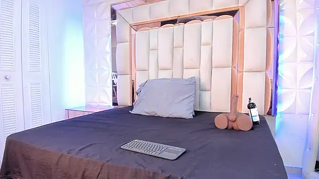 Sarah Adamss online show from November 24, 12:51 pm