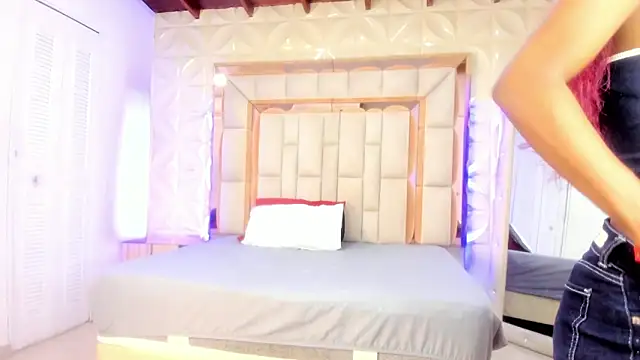 Sarah Adamss online show from March 27, 12:28 pm