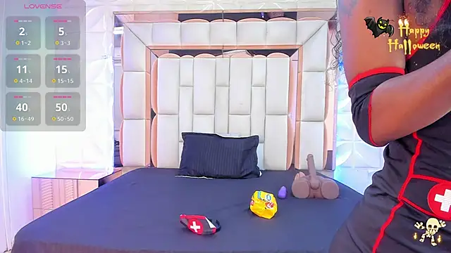 Sarah Adamss online show from October 31, 12:53 pm