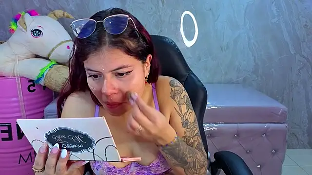 draviana a  online show from March 17, 2:59 am