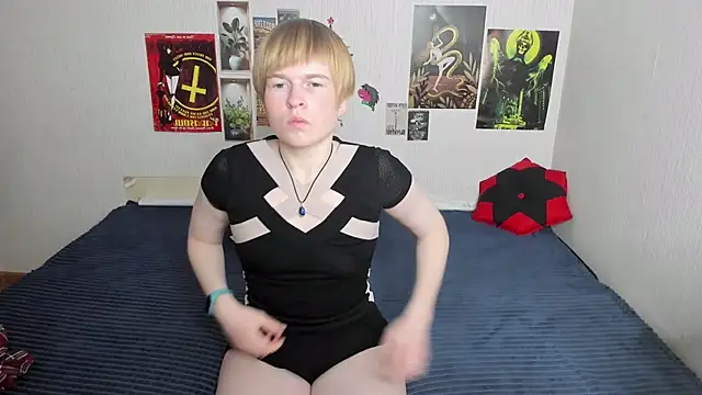 Cattie w  online show from April 8, 1:08 am