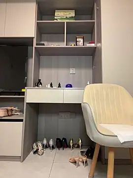 POS001 online show from April 10, 3:07 pm