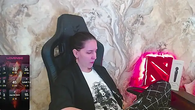 Irwi Tomboy online show from April 28, 12:09 pm