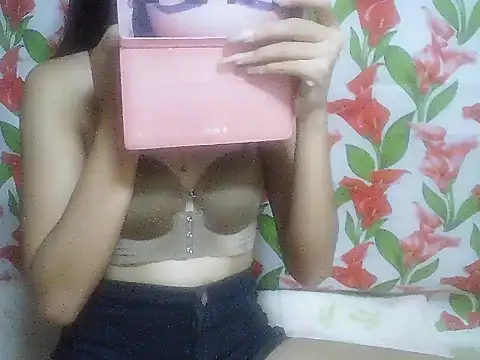 SweetPussie18x online show from January 18, 6:10 am