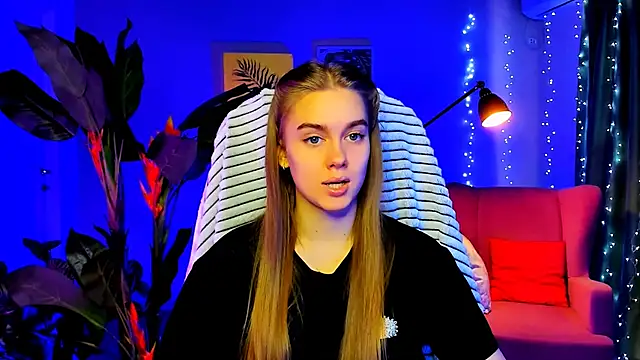 JuneWoods online show from February 25, 7:29 am