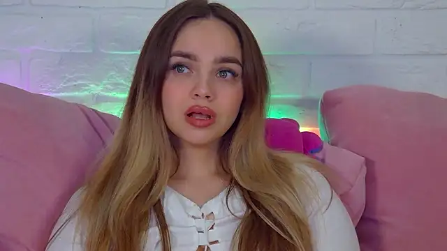 AnitaVenture online show from April 25, 4:15 pm