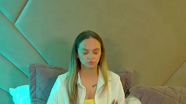 AnitaVenture online show from June 15, 4:23 am
