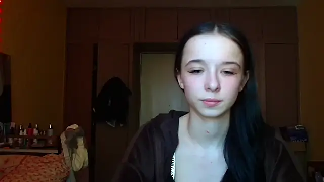 Emilia Light online show from April 15, 1:33 pm