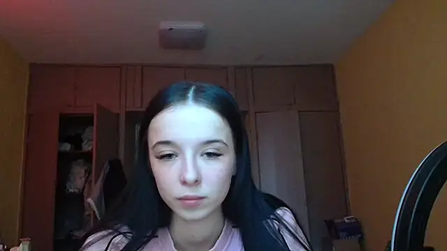 Emilia Light online show from April 23, 2:30 pm